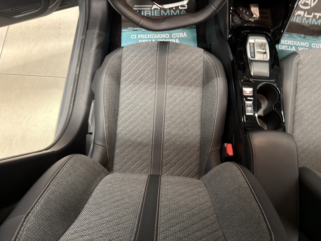 PEUGEOT 208 1200 HYBRID 110 CV ALLURE